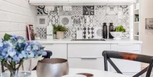 black & white tiles kitchen